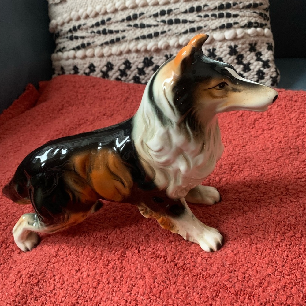 Vintage (1960’s) Tri-Colored Collie Dog Figurine (ceramic), beautiful